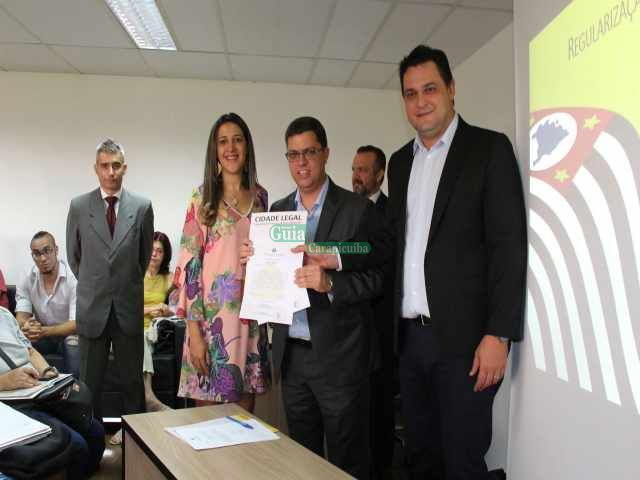 Programa de regularização fundiária em Carapicuíba recebe apoio do Governo do Estado