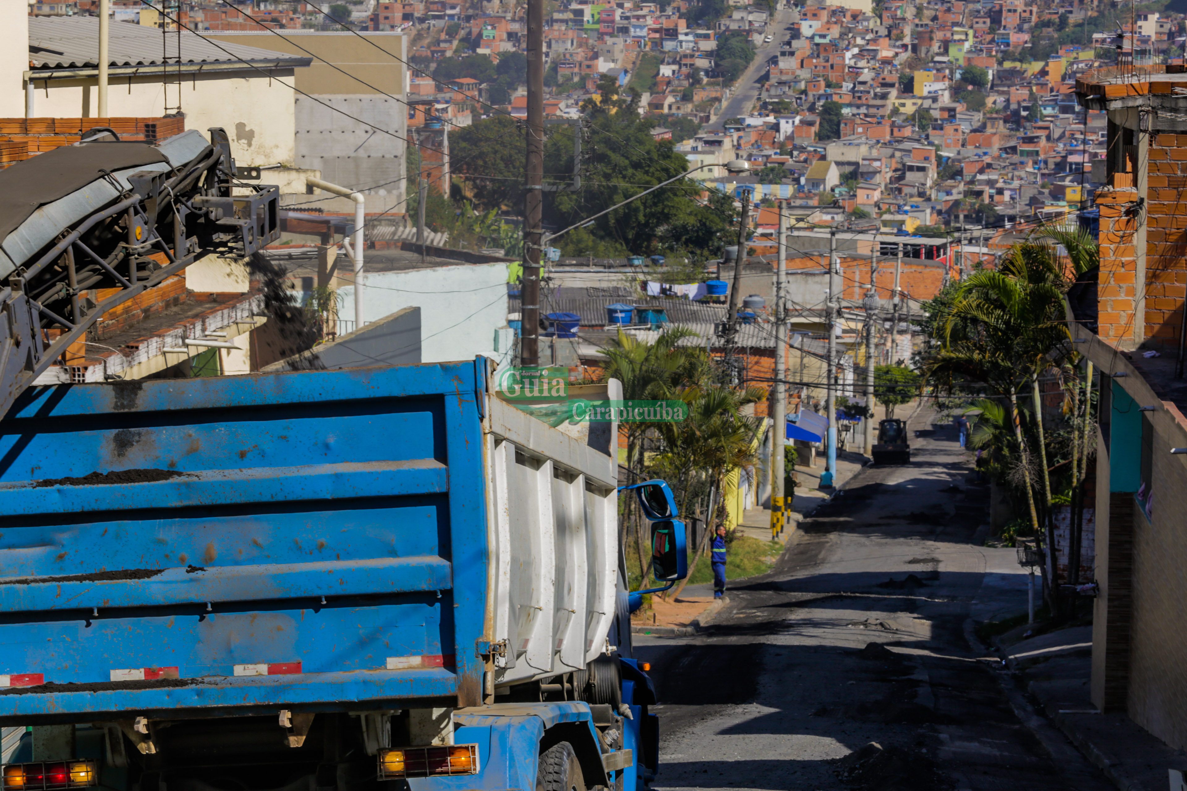 Prefeitura de Itapevi recapeia rua no Jardim Rosemary