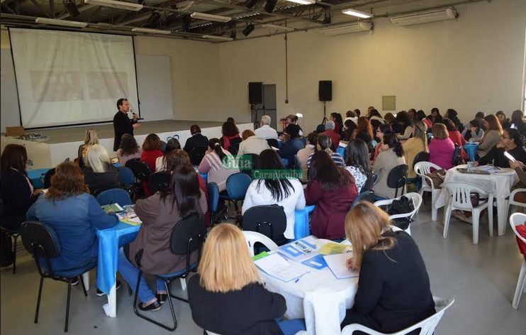 Carapicuíba realiza orientações técnicas para profissionais da Educação