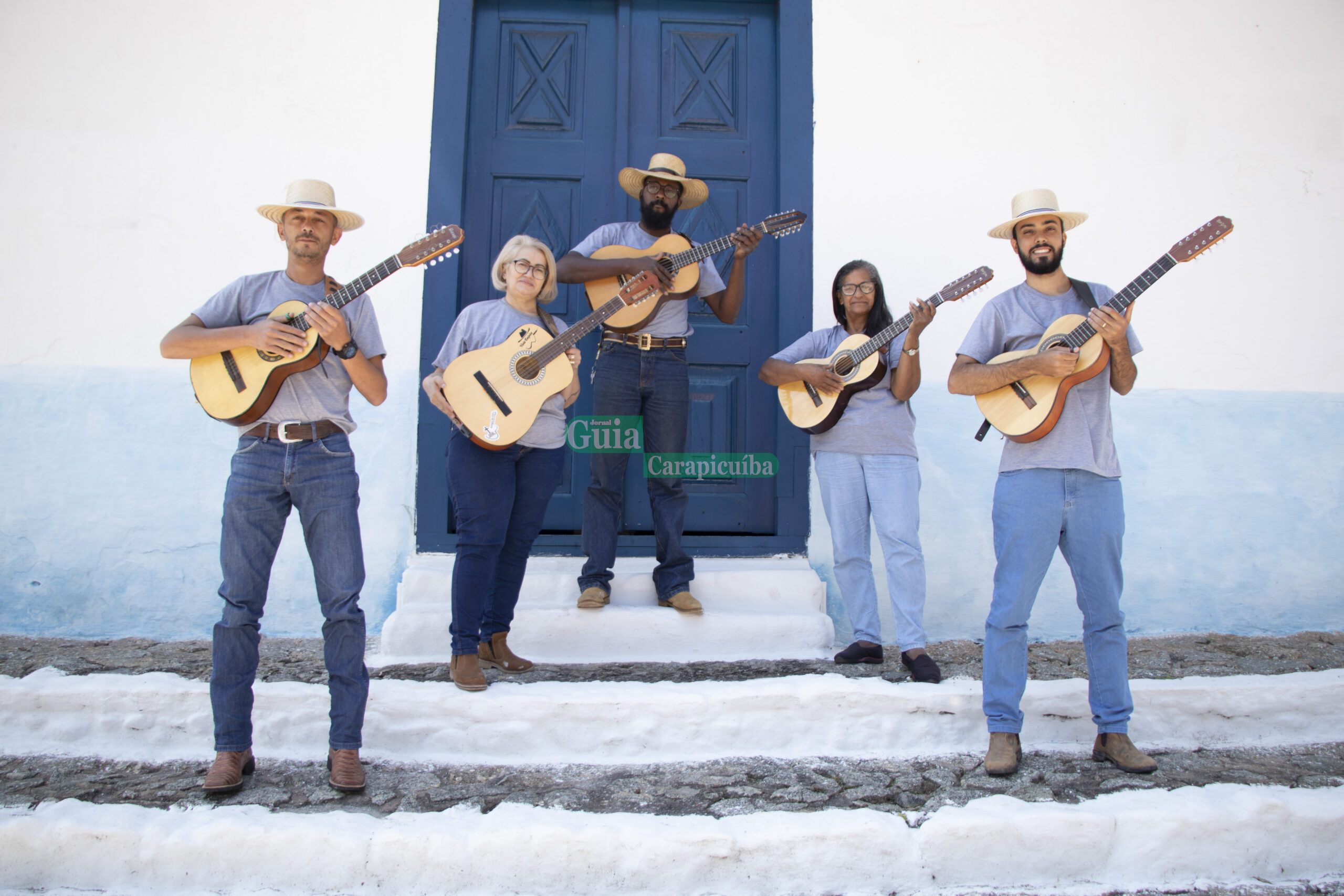 Neste sábado têm Amigos da Viola na Praça da Aldeia